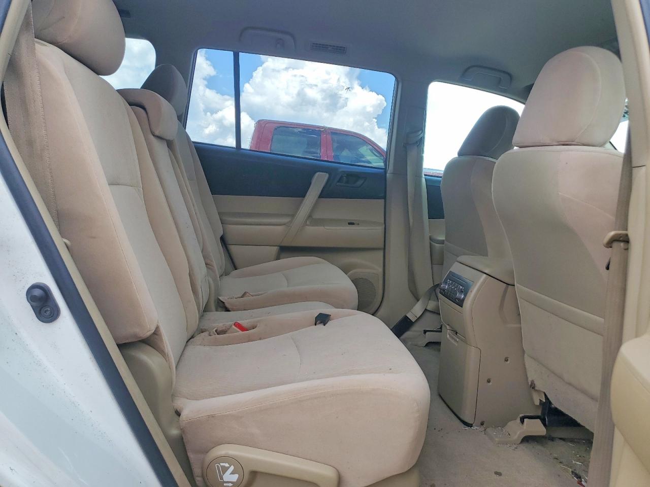 2009 Toyota Highlander Base White vin: JTEDA41AX92005054
