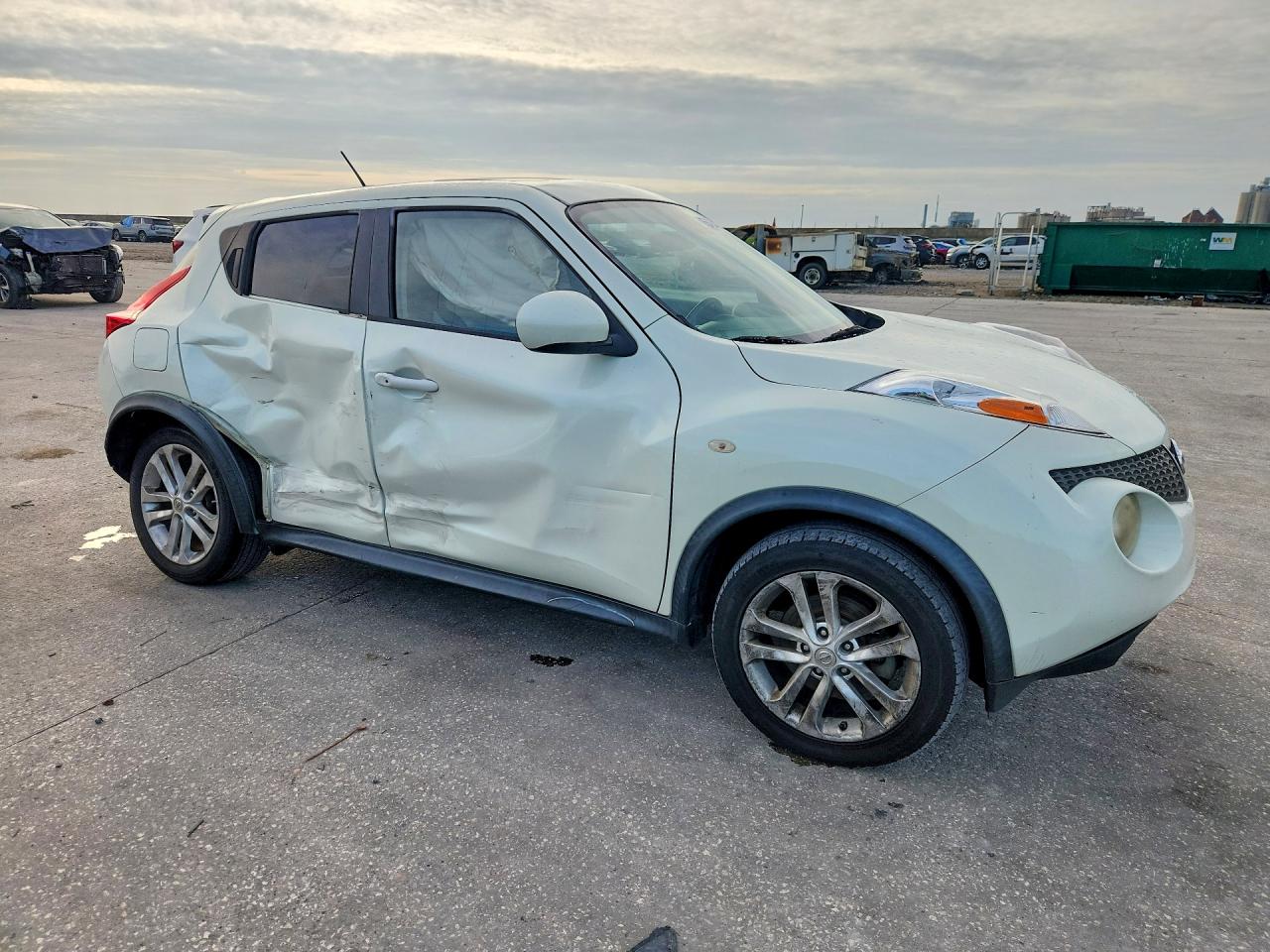 2012 Nissan Juke S White vin: JN8AF5MR9CT102140