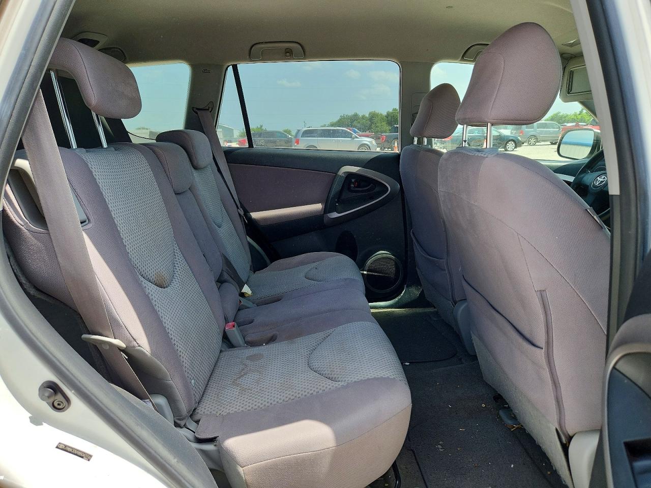2008 Toyota Rav4 Base White vin: JTMBK33V985043746