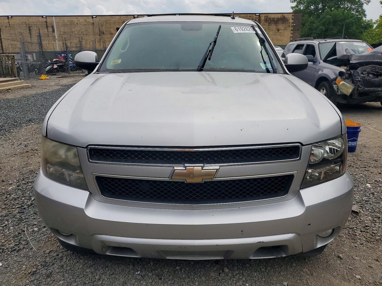 2010 Chevrolet Tahoe K1500 Lt Серебряный vin: 1GNUKBE05AR127167