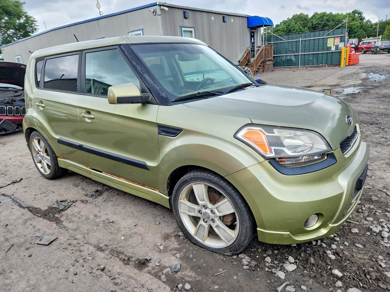 2011 Kia Soul ! Green vin: KNDJT2A22B7272485