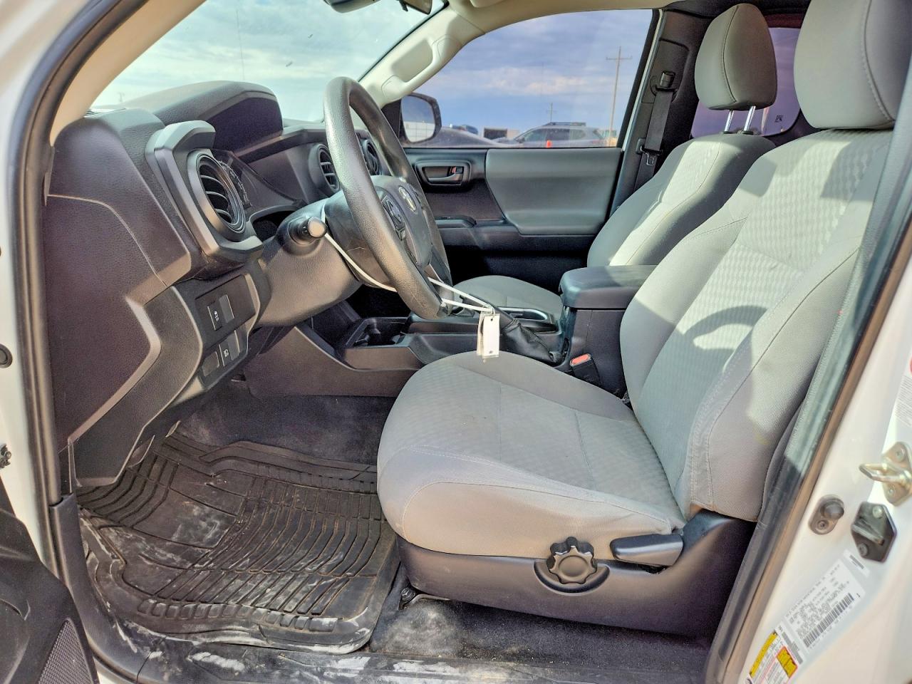 2020 Toyota Tacoma Sr Белый vin: 5TFSX5EN6LX071186