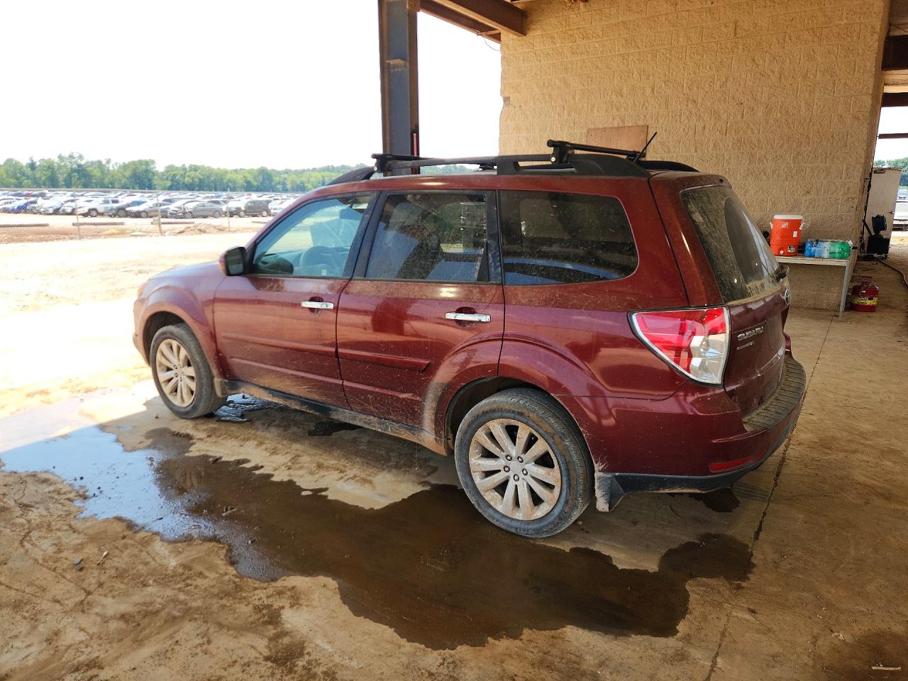 2012 Subaru Forester 2.5x Premium Red vin: JF2SHBDC4CH412270