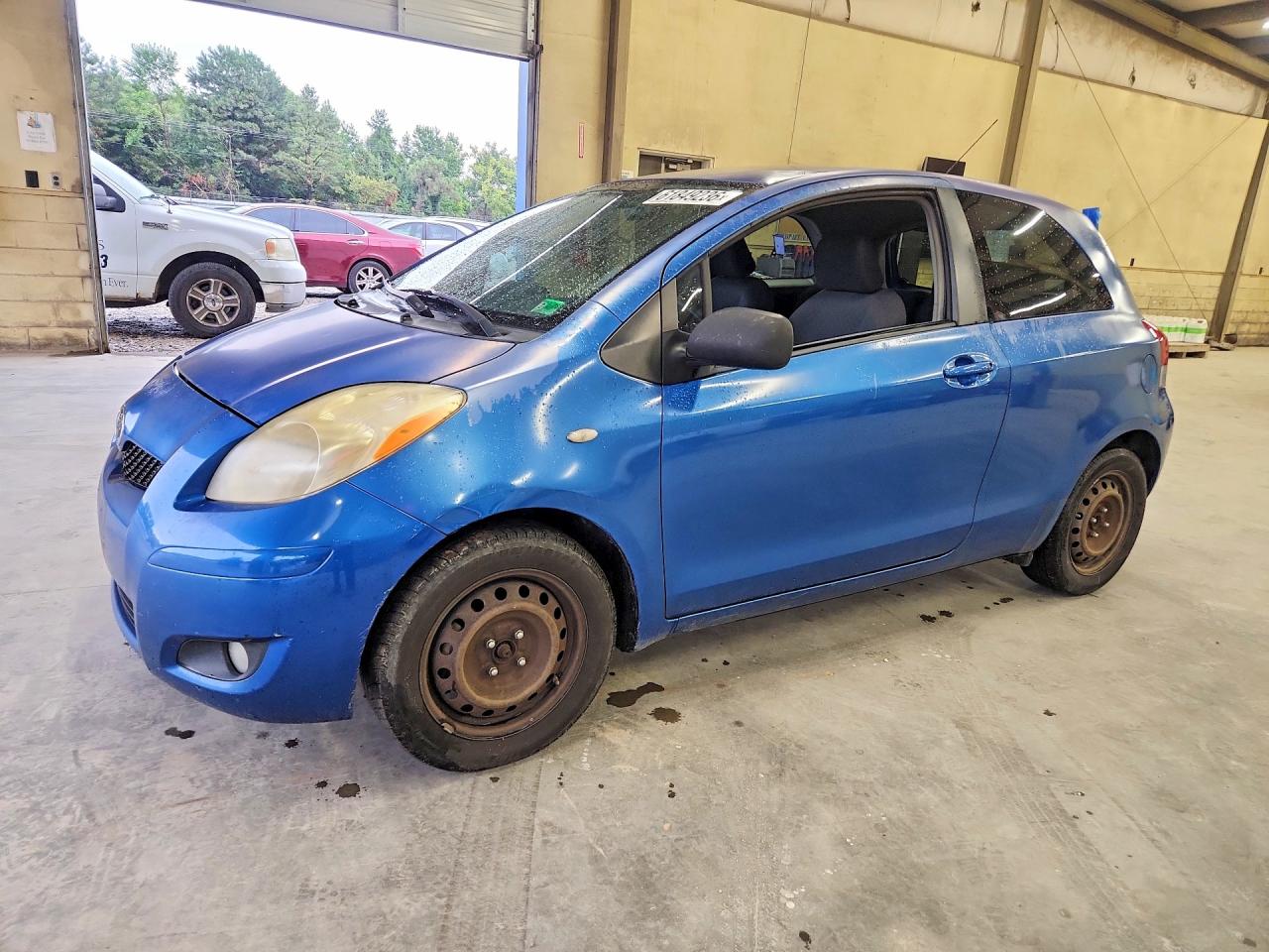 2010 Toyota Yaris Base Blue vin: JTDJT4K34A5321229