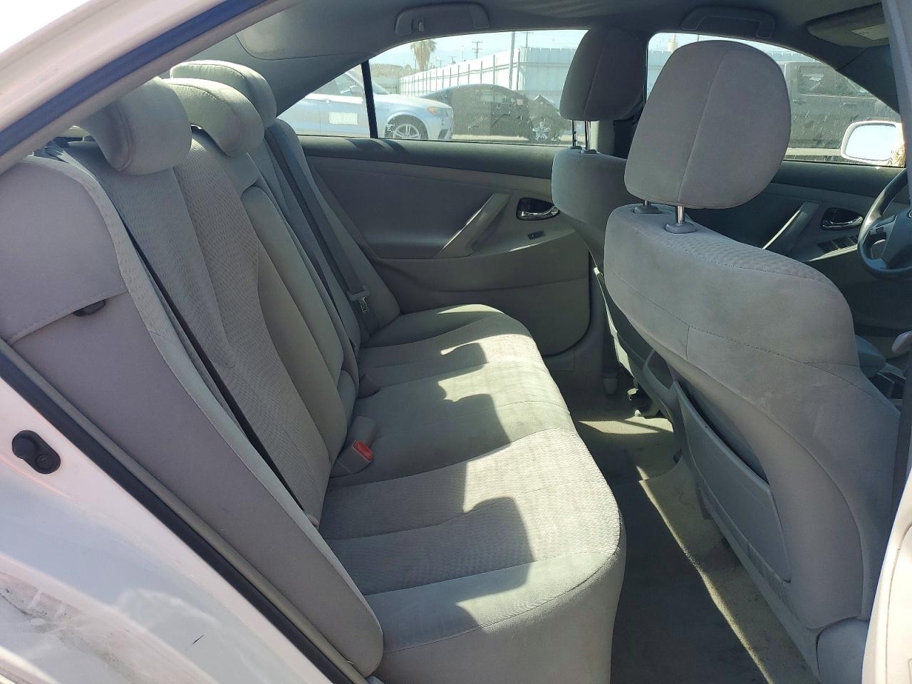 2010 Toyota Camry Le White vin: 4T4BF3EK7AR023466