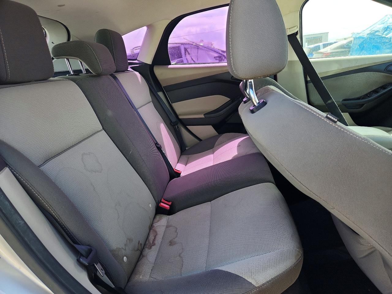 2012 Ford Focus Se Серебряный vin: 1FAHP3K22CL168990