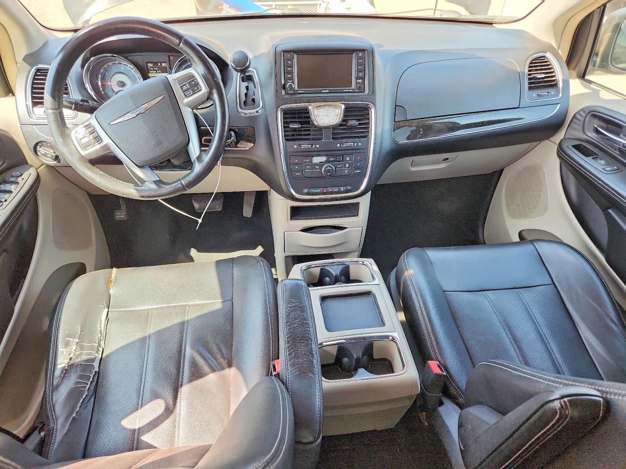 2012 Chrysler Town & Country Touring Red vin: 2C4RC1BG1CR410718