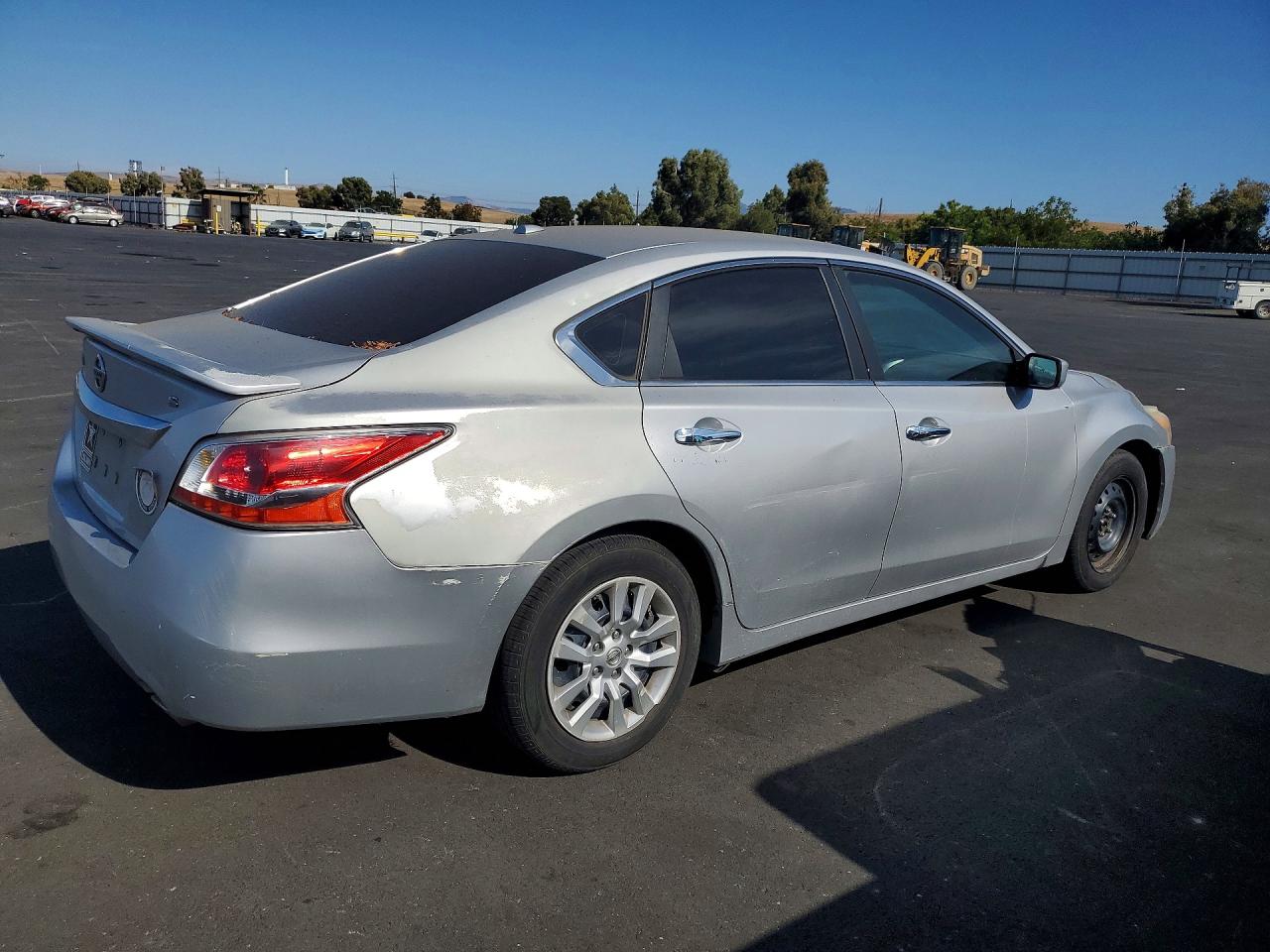2015 Nissan Altima 2.5 S Silver vin: 1N4AL3AP1FC444493