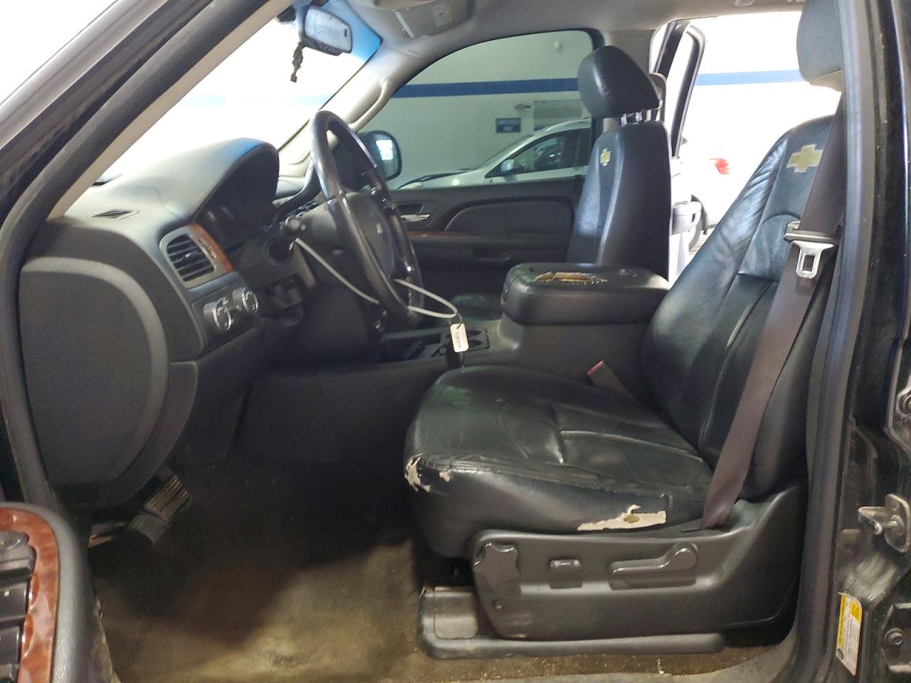 2008 Chevrolet Tahoe K1500 Black vin: 1GNFK13028J220176