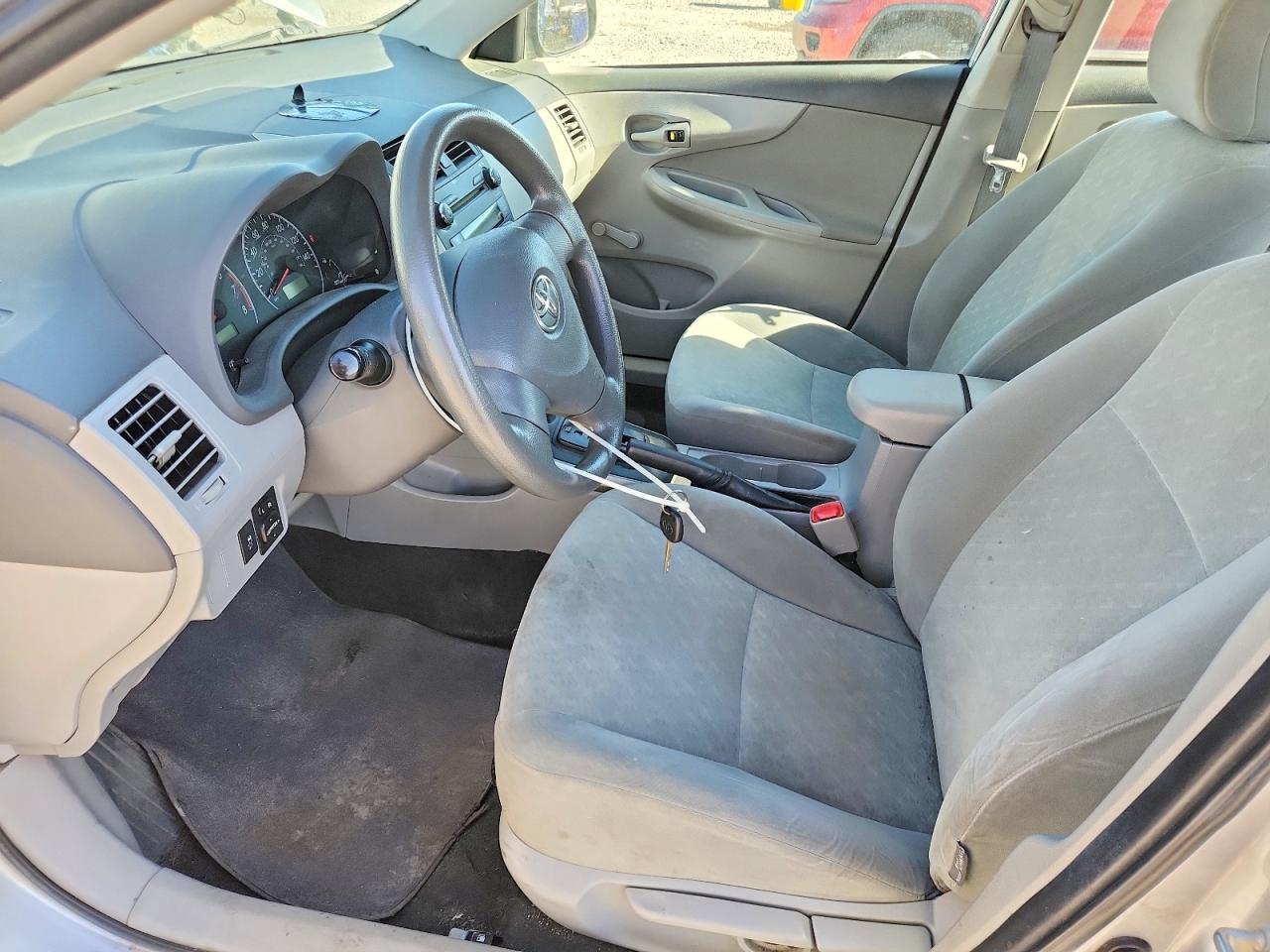 2010 Toyota Corolla Base Silver vin: 1NXBU4EE4AZ225679