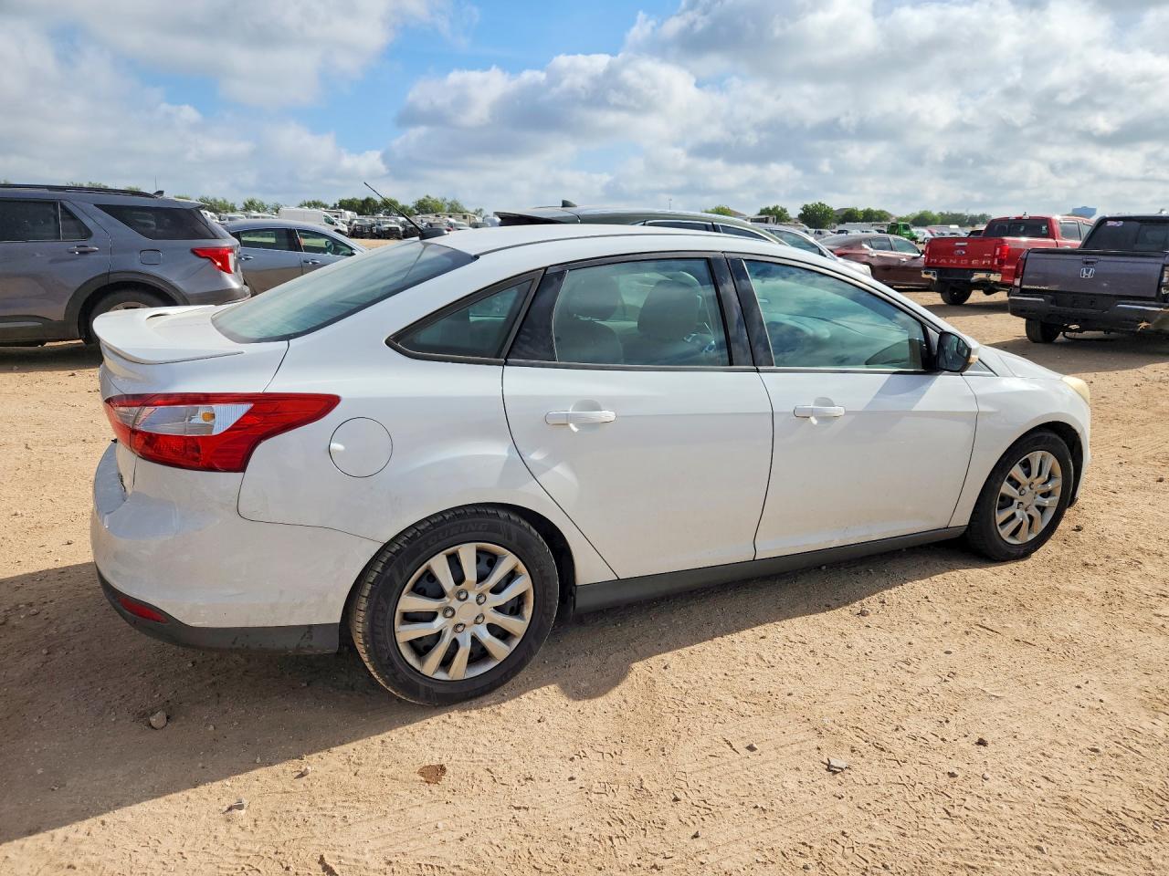 2014 Ford Focus Se White vin: 1FADP3F25EL351716