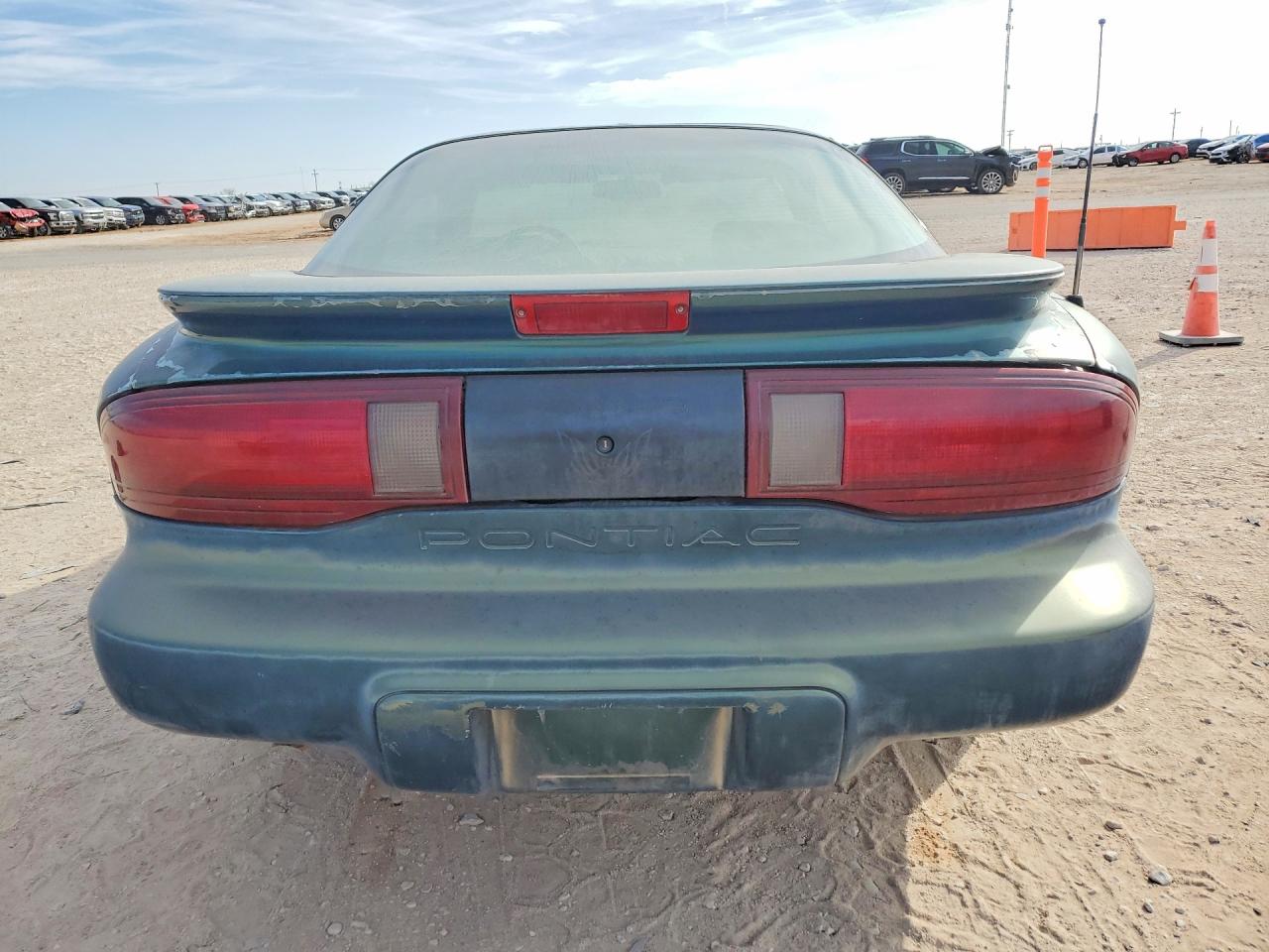 1997 Pontiac Firebird Green vin: 2G2FS22K9V2208483