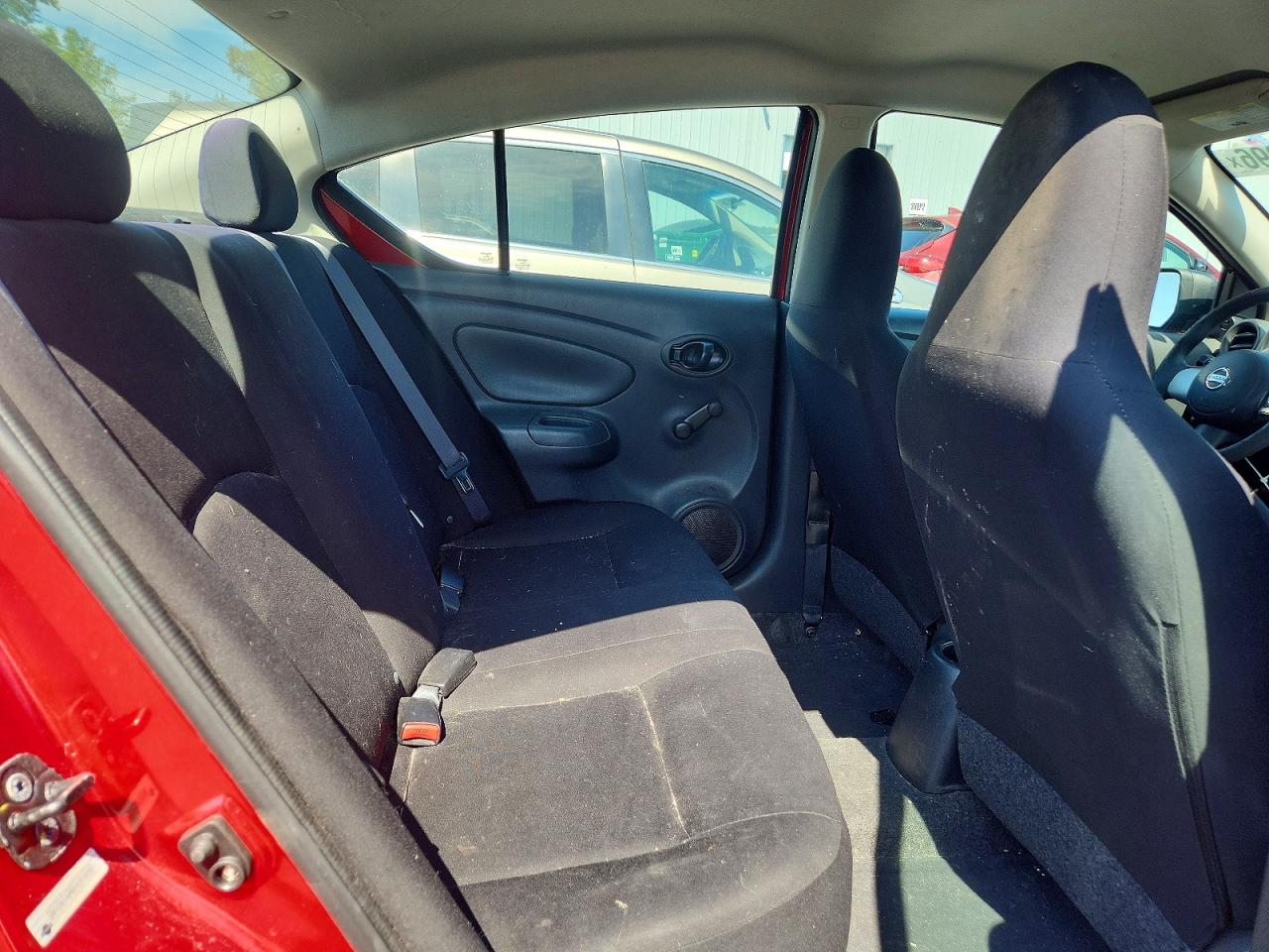 2014 Nissan Versa 1.6 S Красный vin: 3N1CN7AP0EL818893