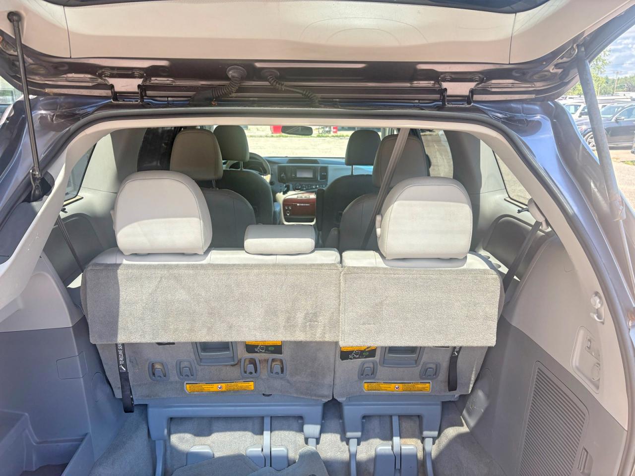2013 Toyota Sienna Xle 7-passenger Серый vin: 5TDDK3DCXDS061618