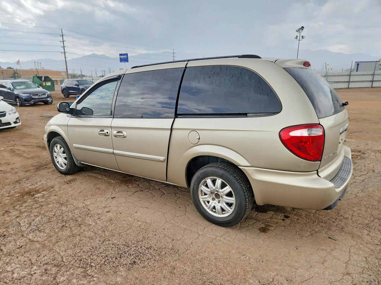 2007 Chrysler Town & Country Touring Gold vin: 2A4GP54L57R207134