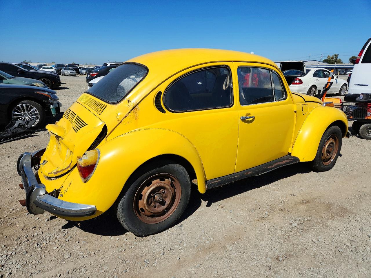 1973 Volkswagen Bettle Yellow vin: 1332747790