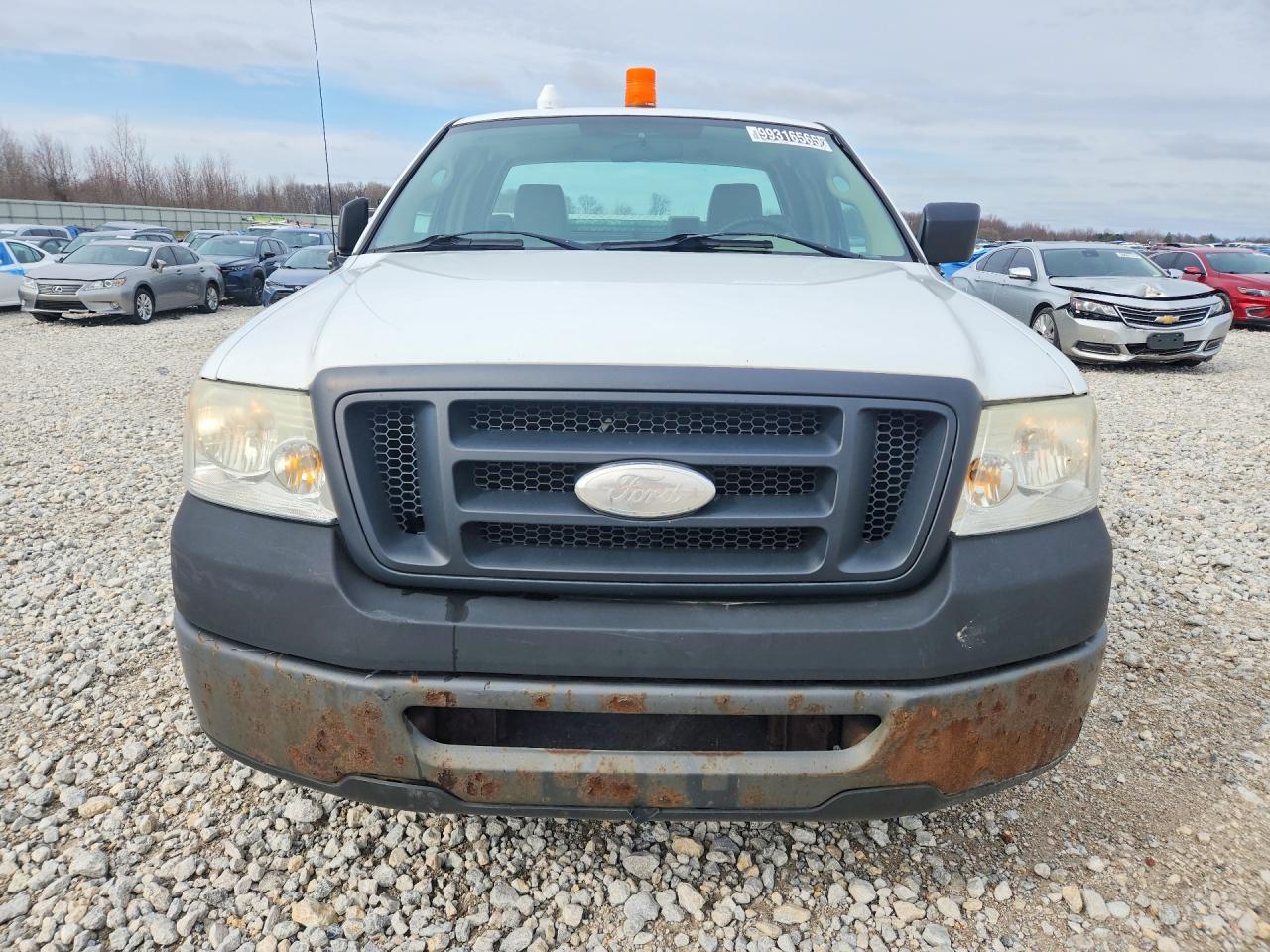 2008 Ford Lgt Conventl White vin: 1FTRF12298KC43056