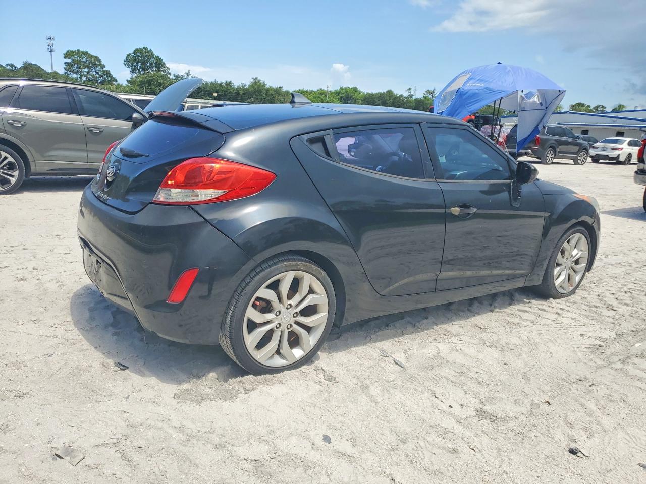 2013 Hyundai Veloster Base Black vin: KMHTC6AD9DU130880
