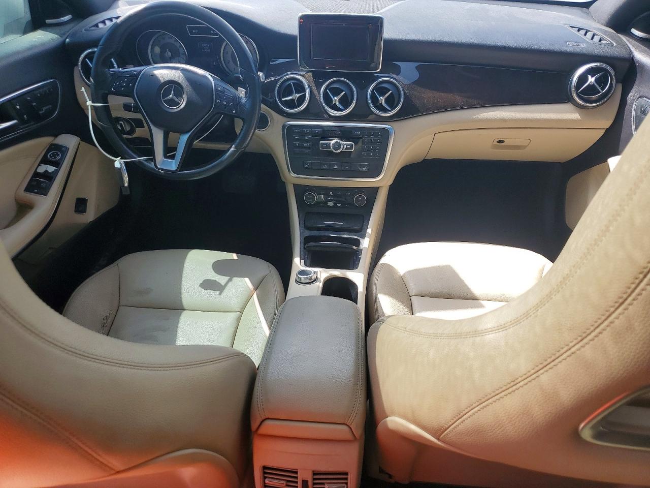 2014 Mercedes-benz Cla 250 White vin: WDDSJ4EB3EN143855