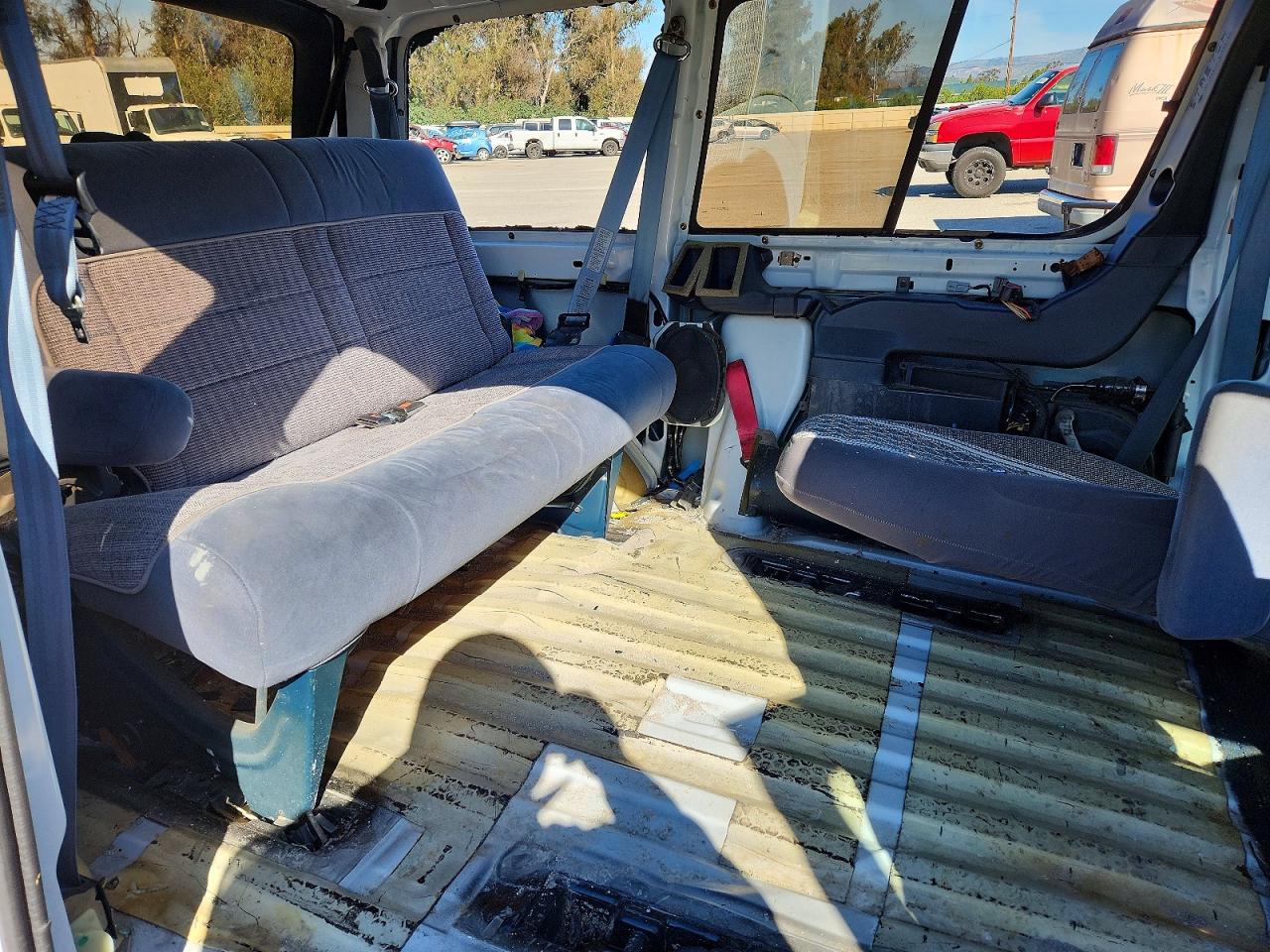 1996 Ford Aerostar White vin: 1FMCA11U6TZB40244