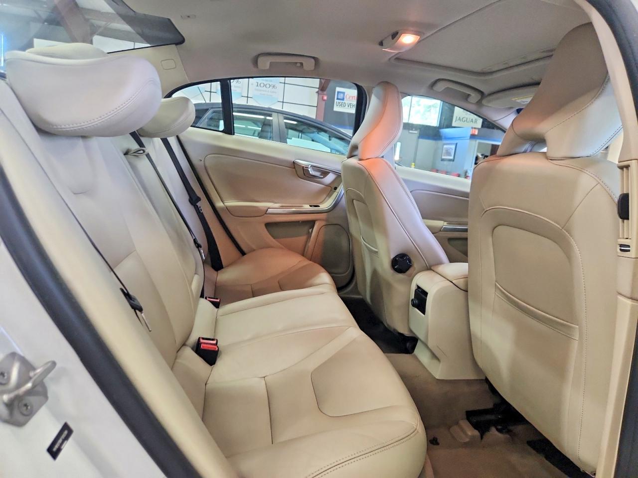 2015 Volvo S60 Premier White vin: YV1612TBXF1312386