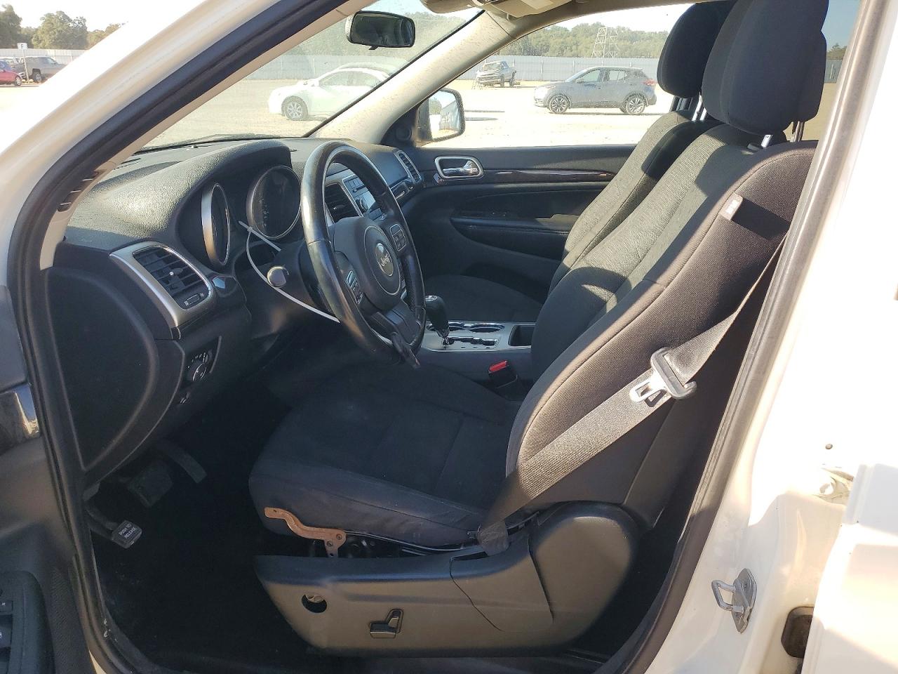 2011 Jeep Grand Cherokee Laredo White vin: 1J4RR4GG2BC503032