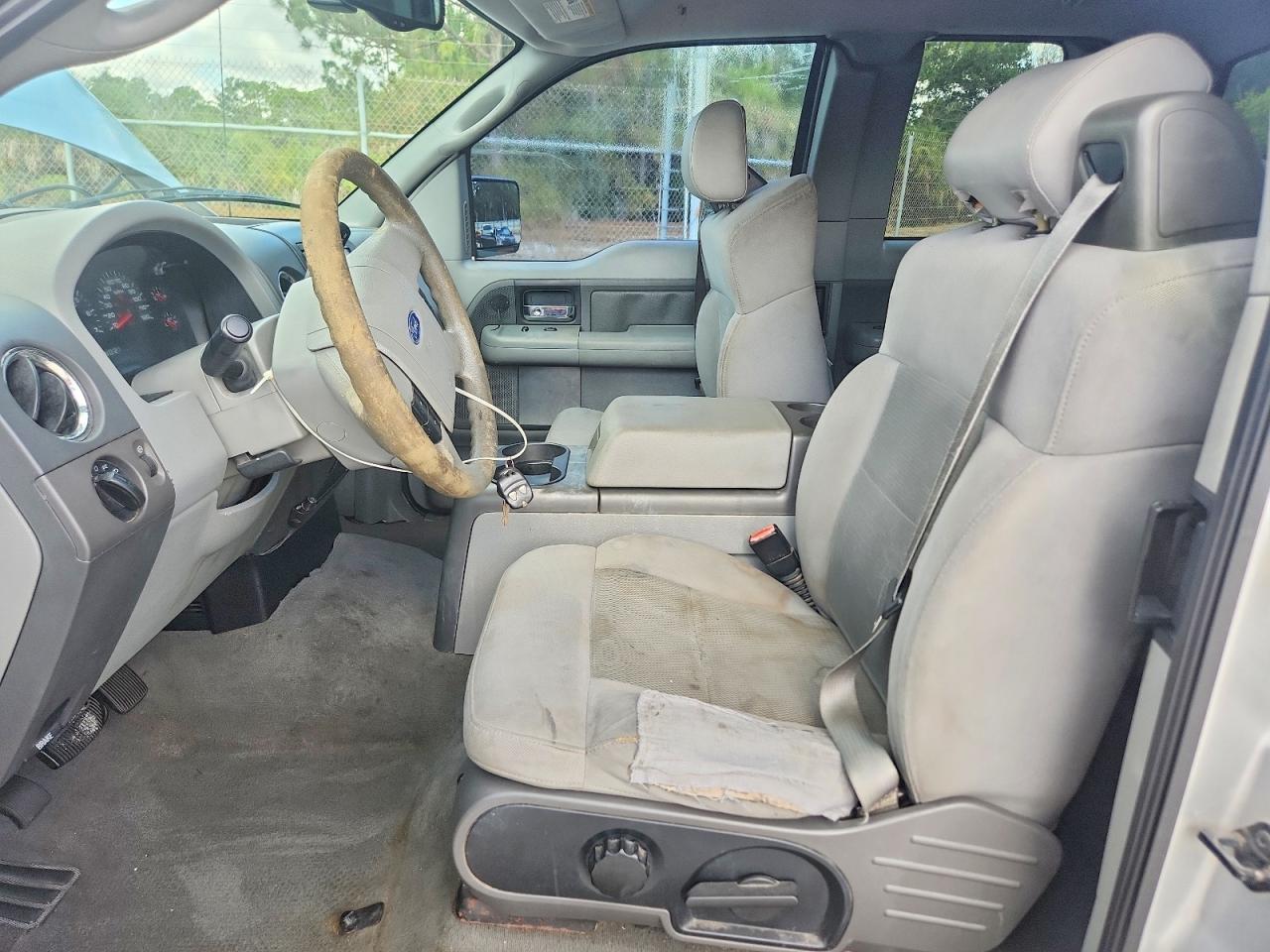 2004 Ford F150 Silver vin: 1FTRX12514FA26885