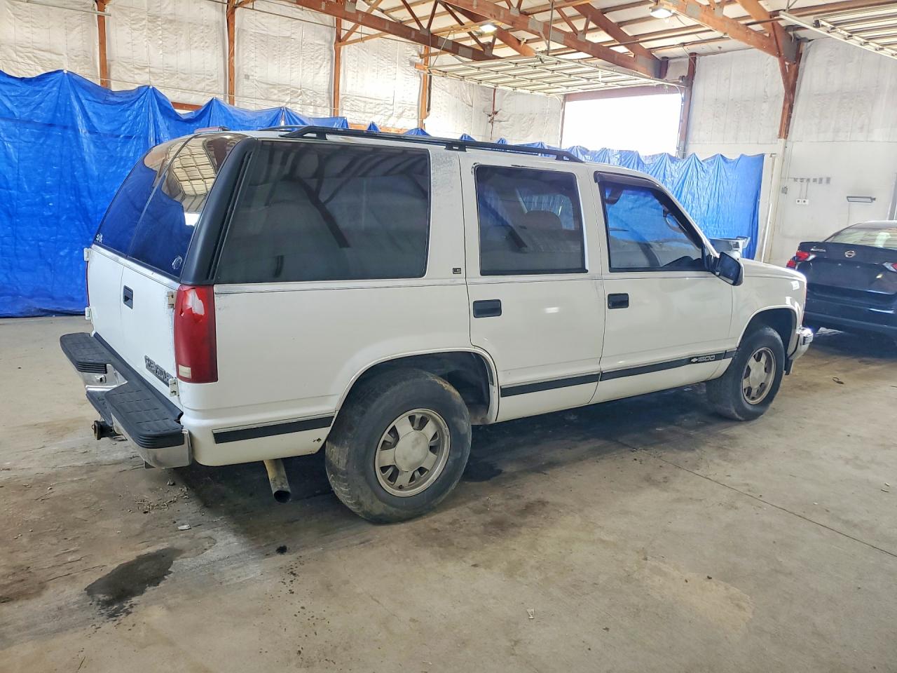 1996 Chevrolet Tahoe C1500 White vin: 1GNEC13R4TJ308646