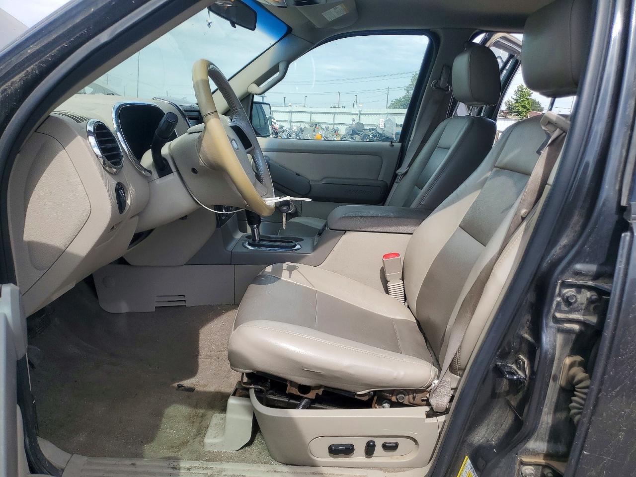 2007 Ford Explorer Xlt Black vin: 1FMEU73E77UB65438