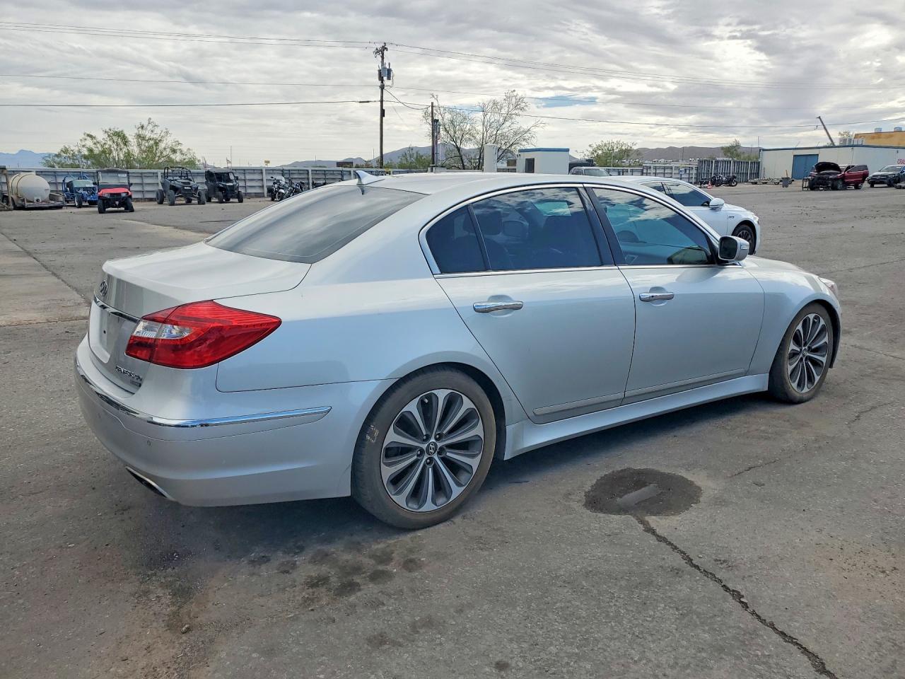2012 Hyundai Genesis 5.0l Silver vin: KMHGC4DH8CU192757