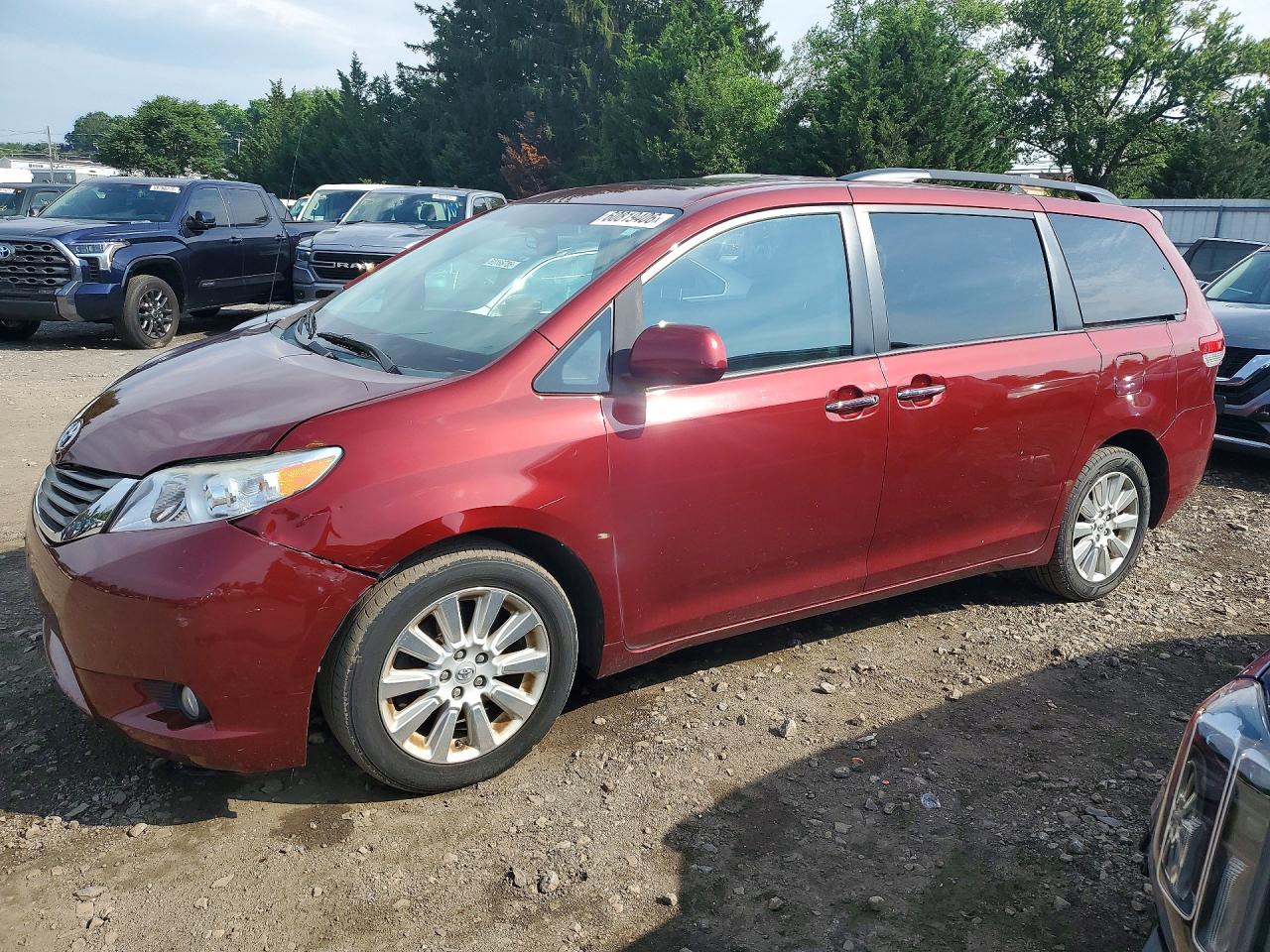 2013 Toyota Sienna Xle 7-passenger Maroon vin: 5TDDK3DC0DS059294