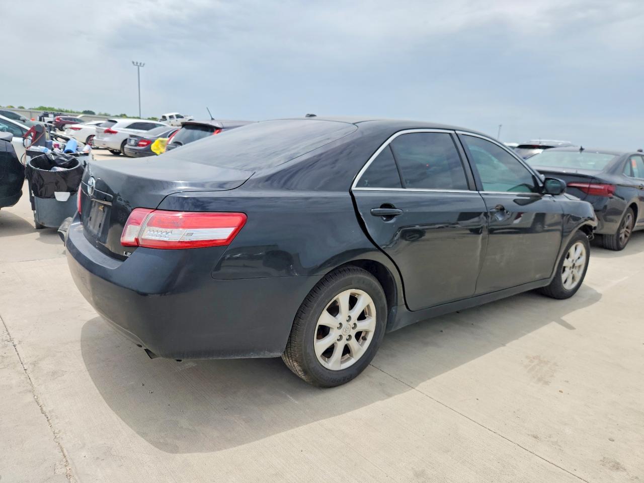 2011 Toyota Camry Le Black vin: 4T1BF3EK4BU177435