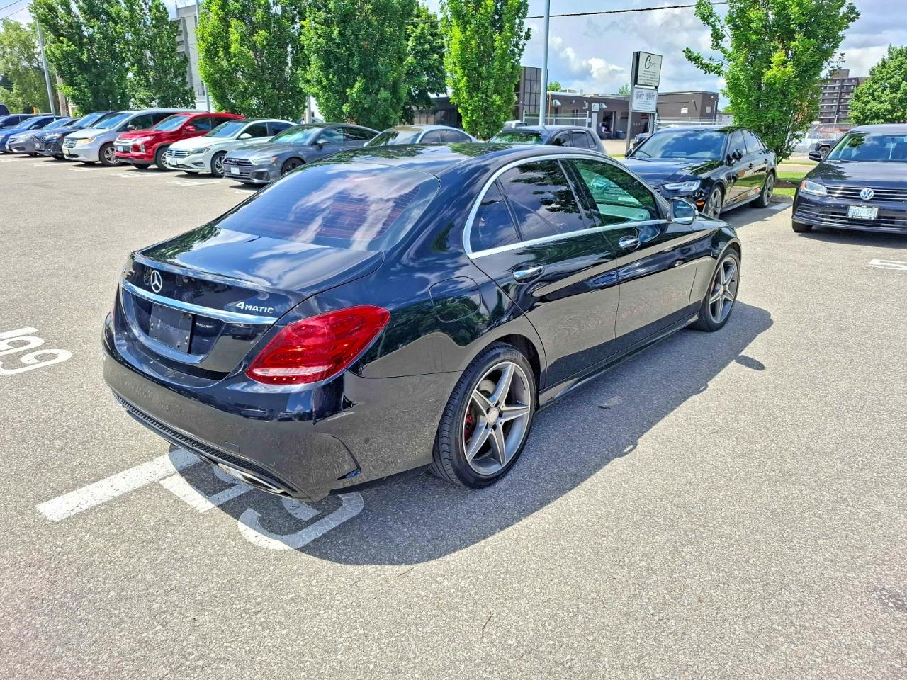 2015 Mercedes-benz C 300 4matic Black vin: 55SWF4KB4FU021344