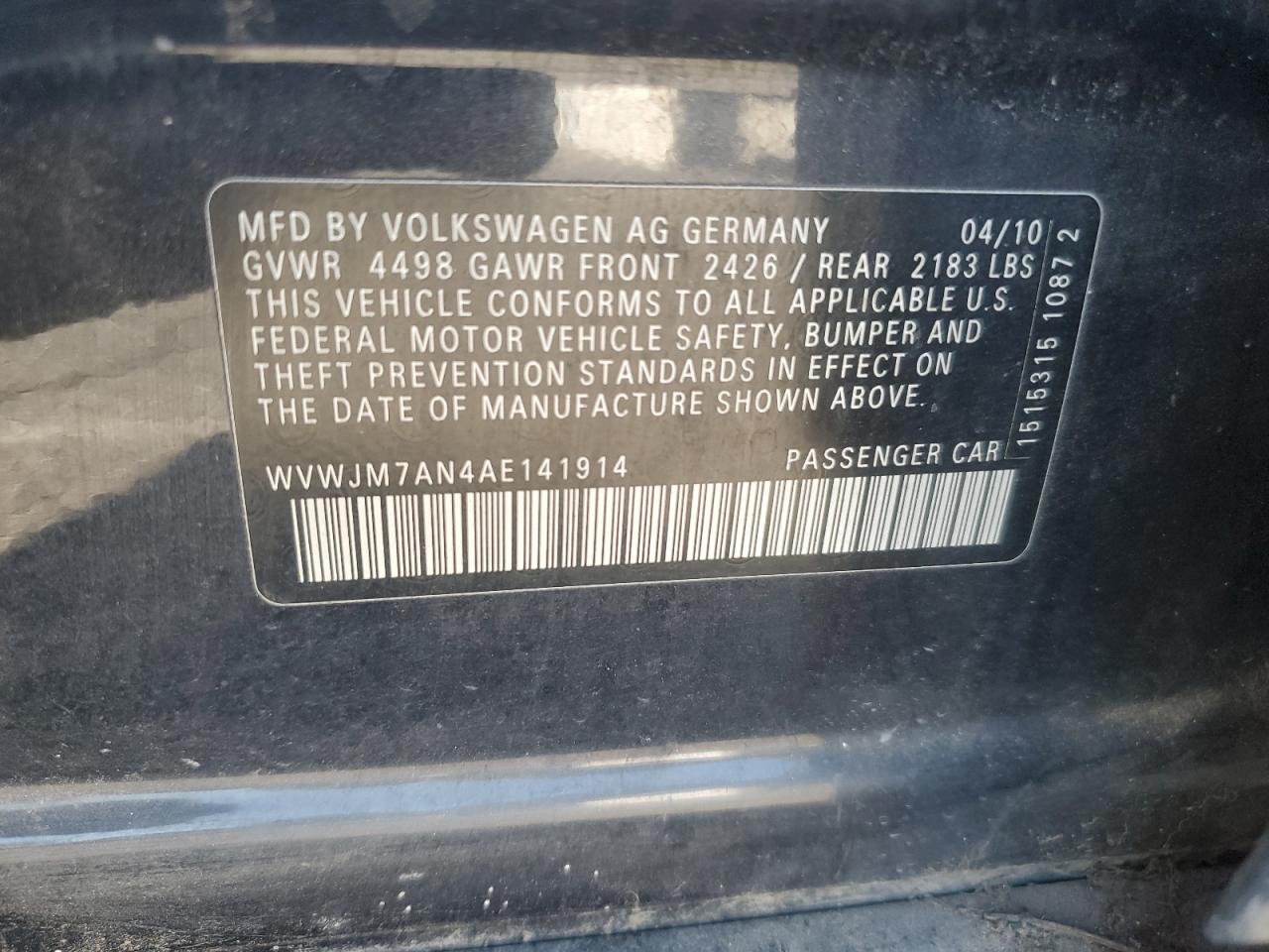 2010 Volkswagen Passat Komfort Black vin: WVWJM7AN4AE141914