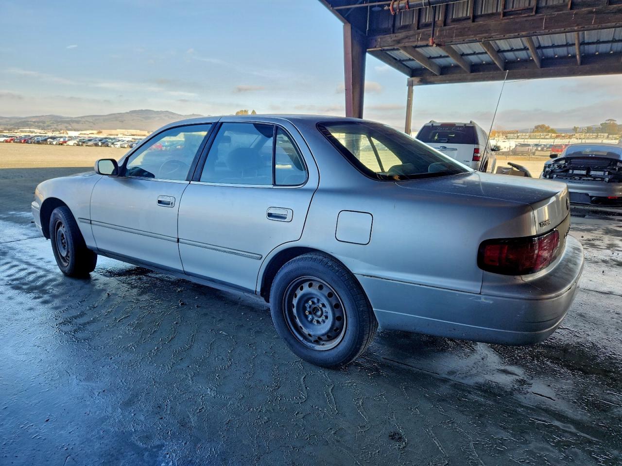 1996 Toyota Camry Le Silver vin: JT2BF12K0T0139893