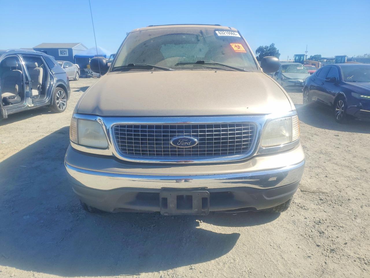 1999 Ford Expedition Tan vin: 1FMPU18L0XLB16813