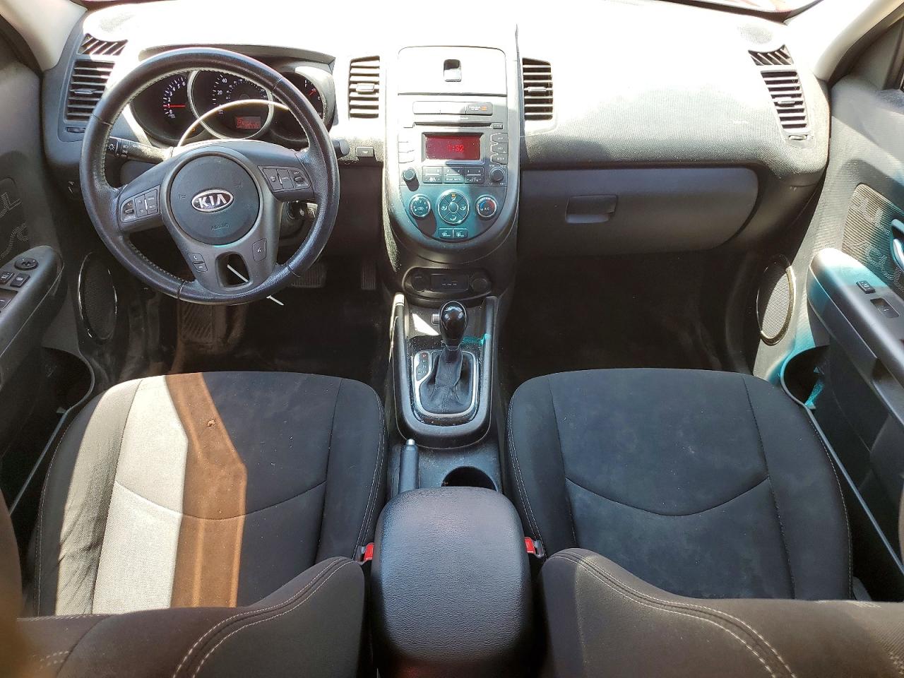 2012 Kia Soul + Red vin: KNDJT2A65C7449731
