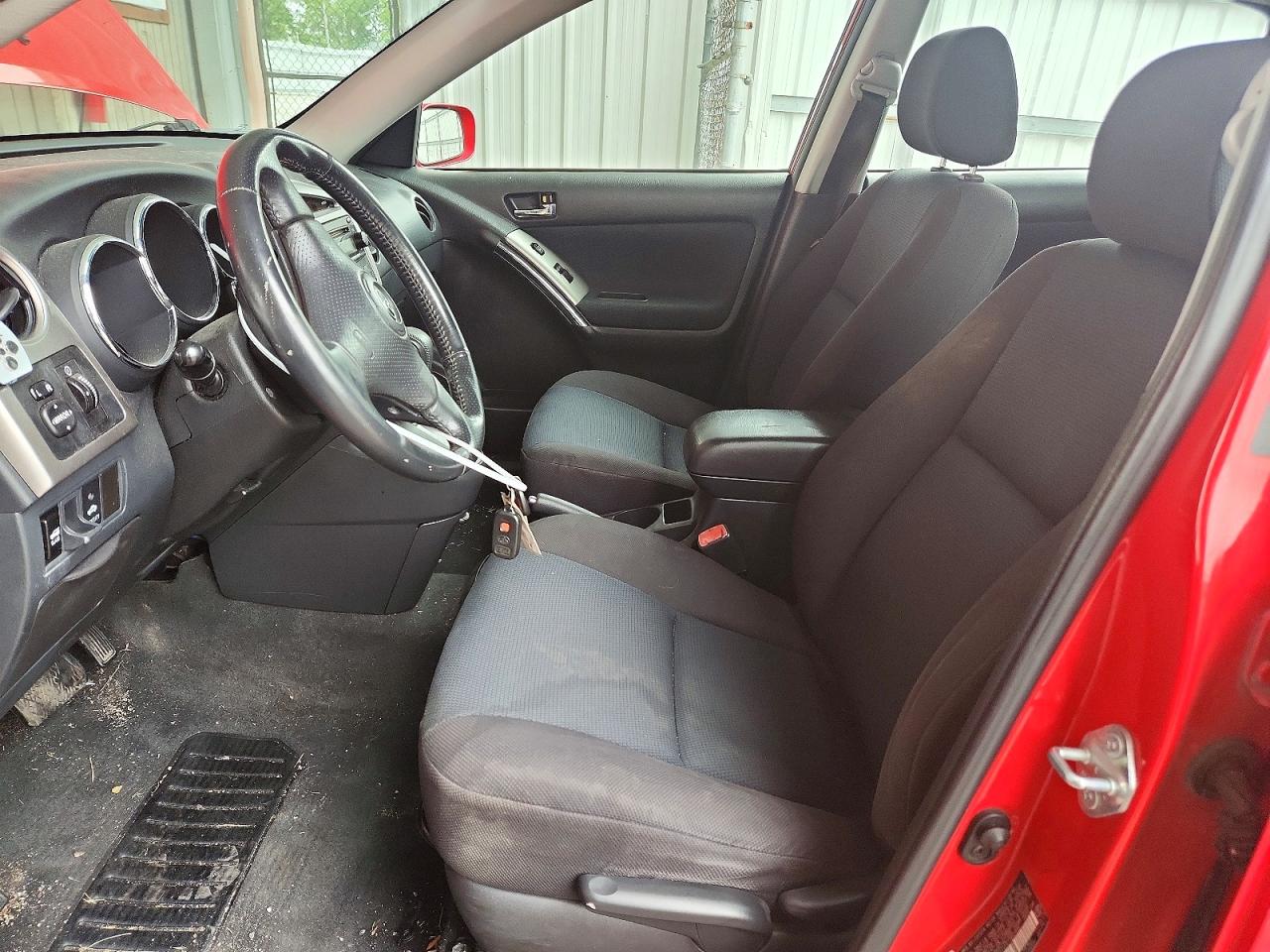 2007 Toyota Corolla Matrix Xr Red vin: 2T1KR32E67C652999