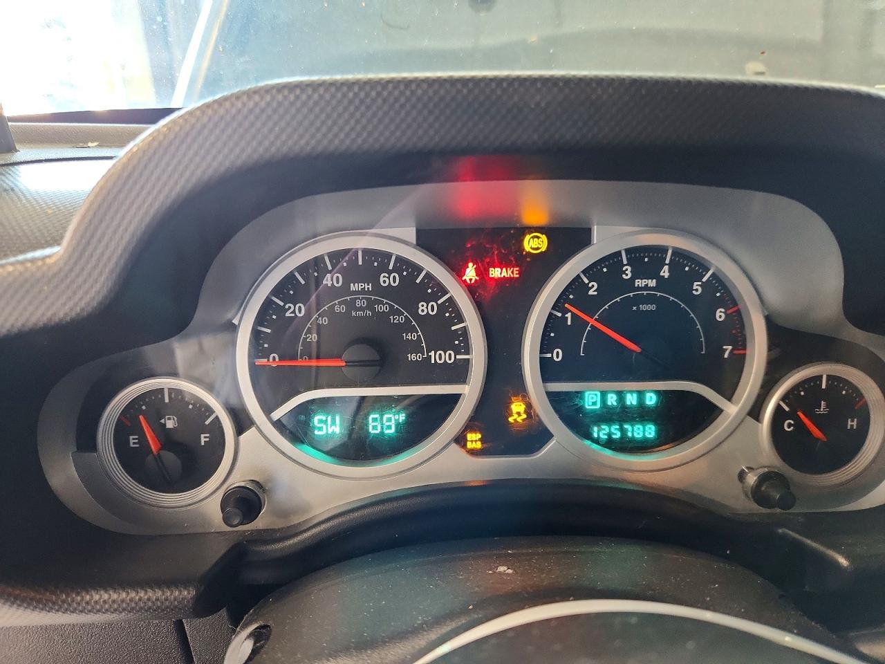 2010 Jeep Wrangler Unlimited Sport Черный vin: 1J4BA3H11AL145806