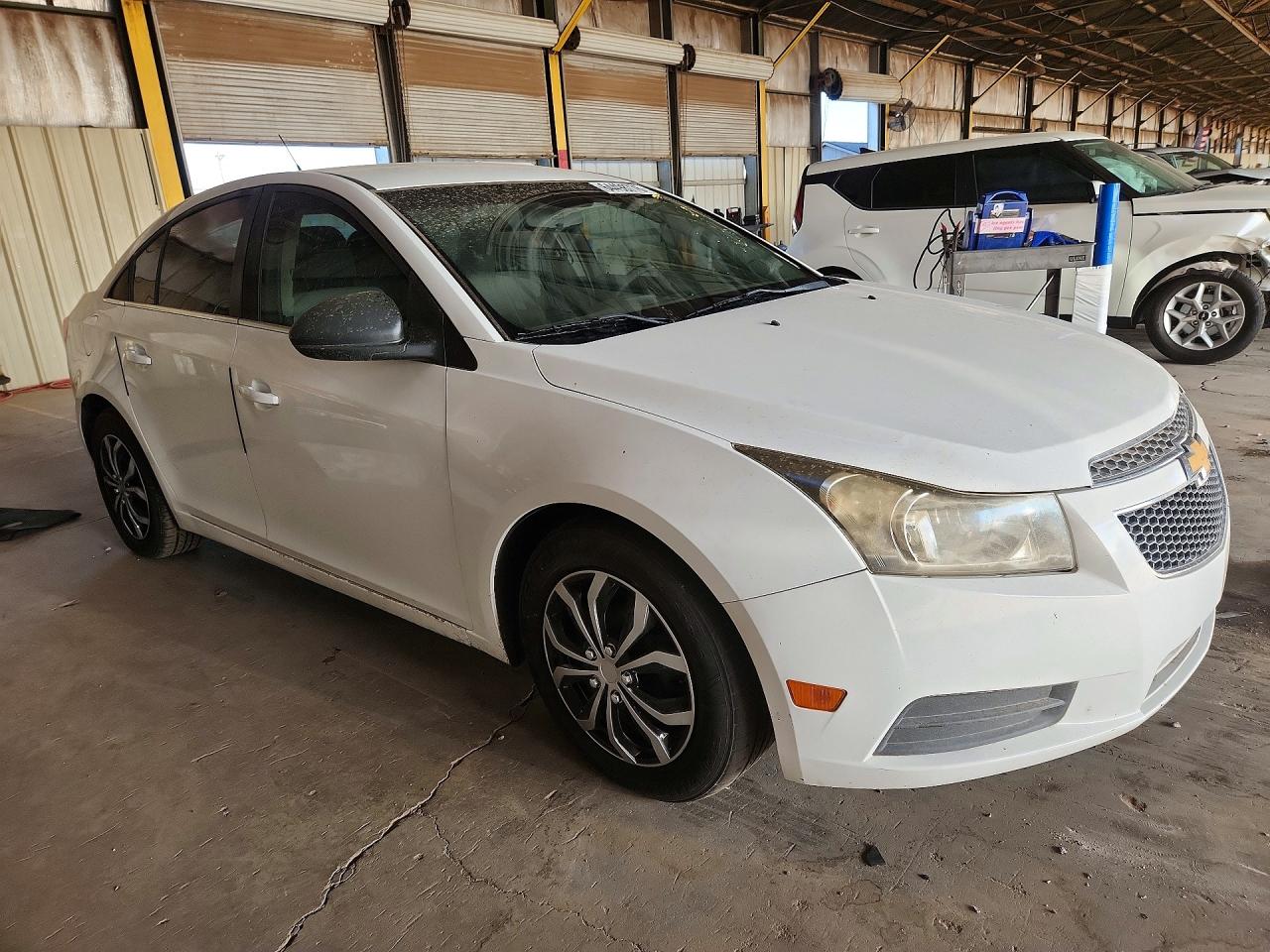 2012 Chevrolet Cruze Ls White vin: 1G1PC5SH3C7390277