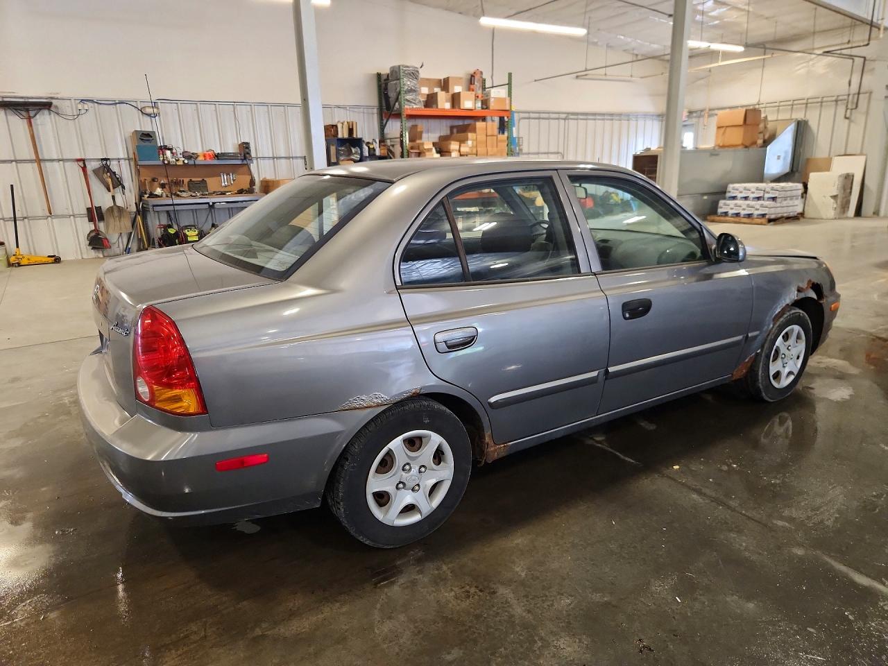 2005 Hyundai Accent Gl Серебряный vin: KMHCG45C65U600505
