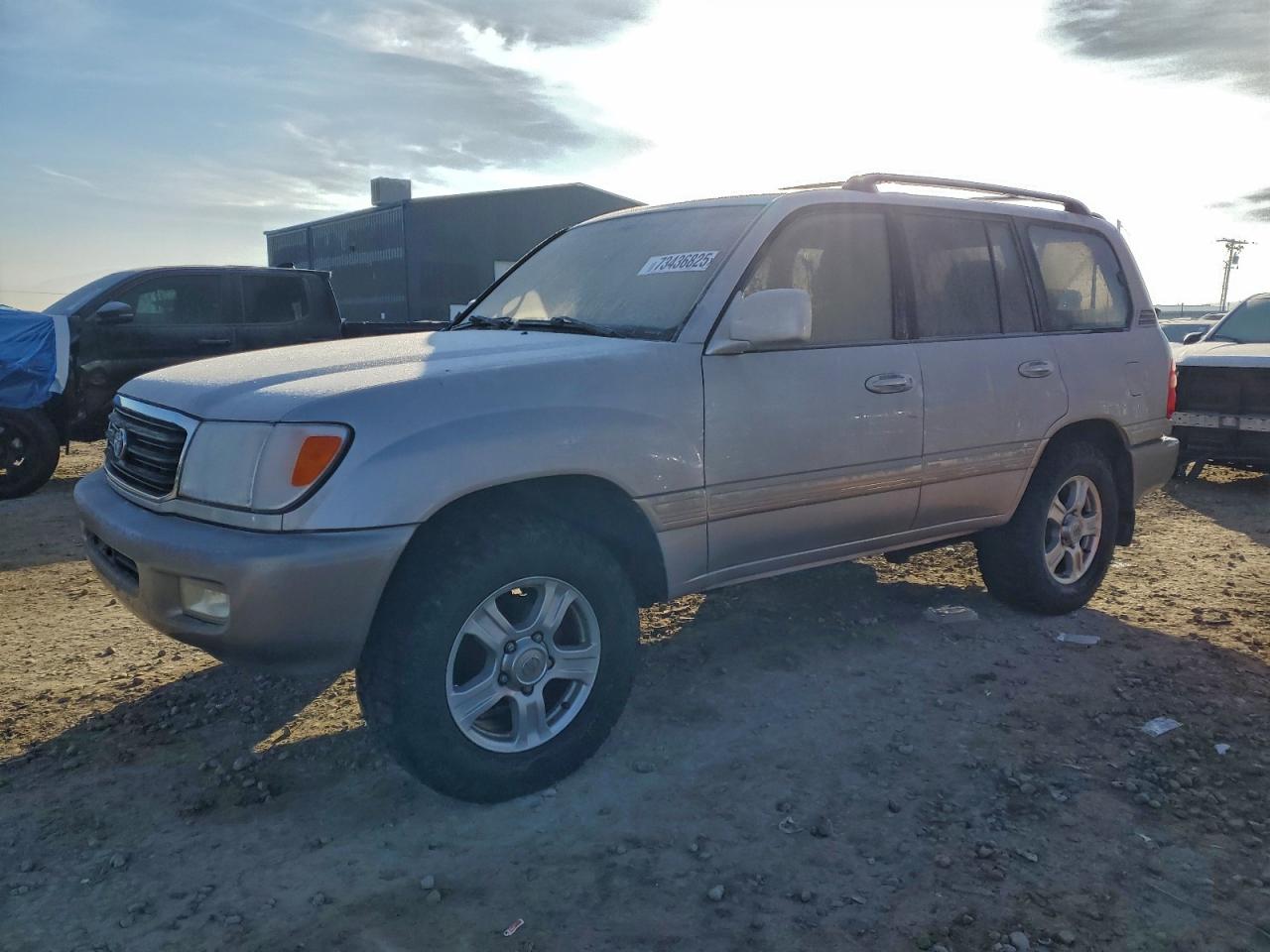 2002 Toyota Land Cruiser Silver vin: JTEHT05J622024480