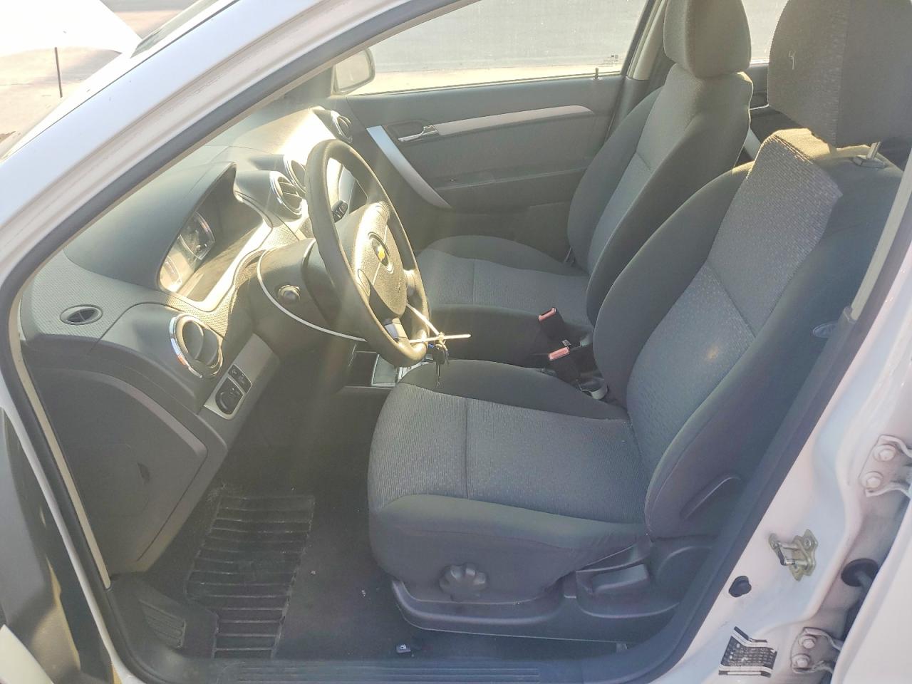 2011 Chevrolet Aveo Lt White vin: KL1TG5DE6BB176660