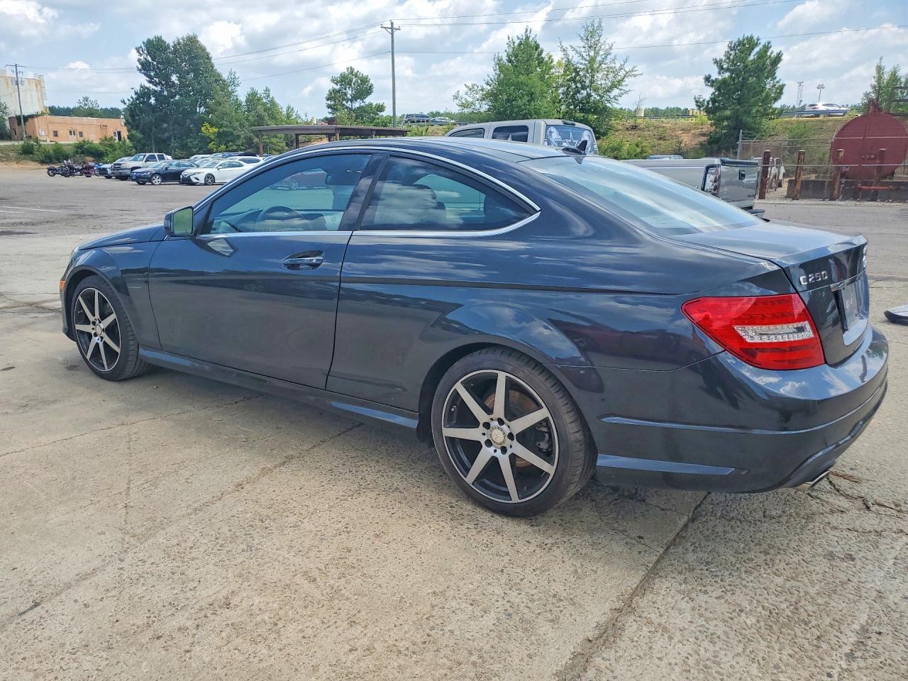2015 Mercedes-benz C 250 Black vin: WDDGJ4HBXFG387171