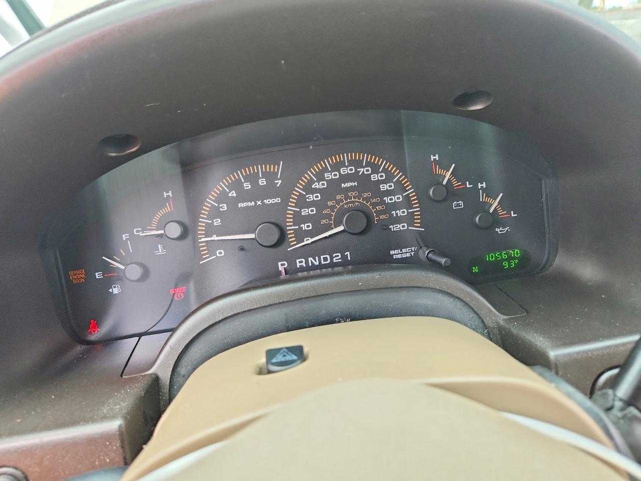 2003 Ford Expedition Xlt Cream vin: 1FMRU15W23LA96890