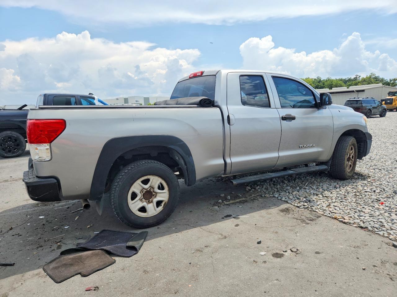 2010 Toyota Tundra Double Cab Sr5 Silver vin: 5TFRU5F10AX023702