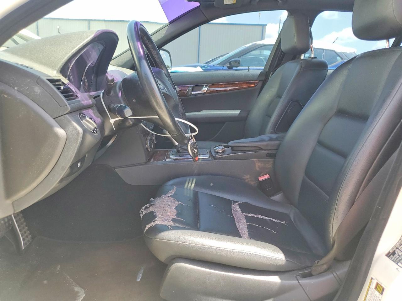 2009 Mercedes-benz C 300 4matic White vin: WDDGF81X49R065262