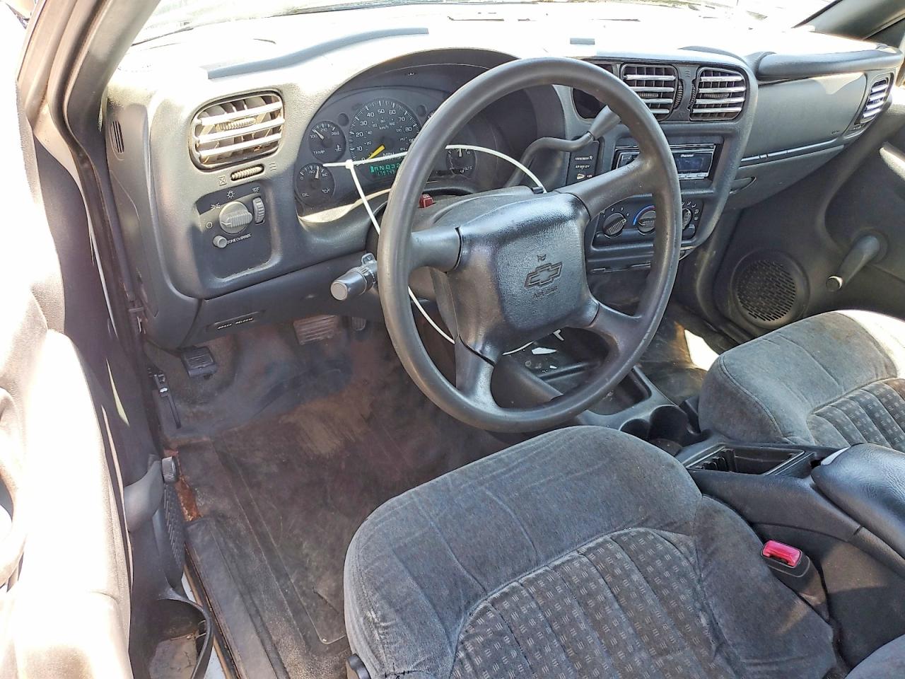2000 Chevrolet S Truck S10 White vin: 1GCCS1951YK290809