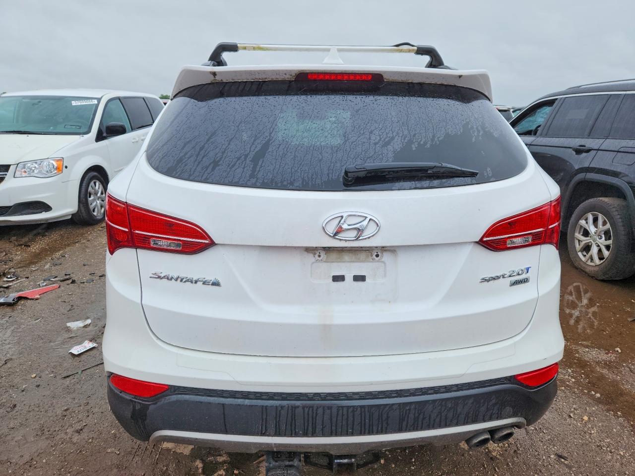 2013 Hyundai Santa Fe Sport 2.0t White vin: 5XYZUDLA4DG071273