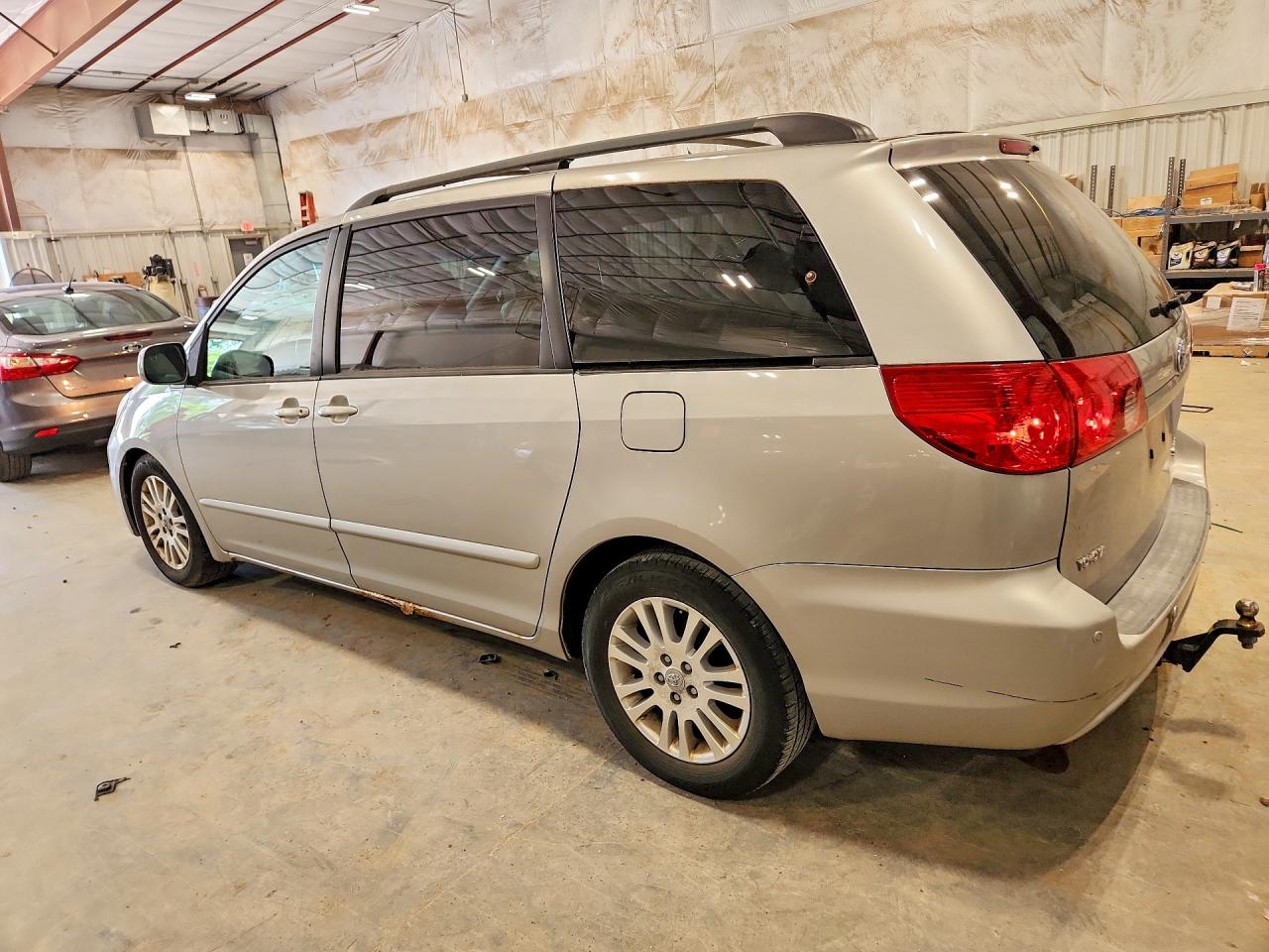 2008 Toyota Sienna Xle Серебряный vin: 5TDZK22C58S108496